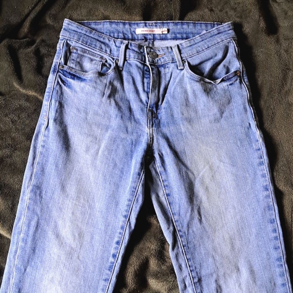 Levi's Mid Rise Skinny Size 28 Jeans
